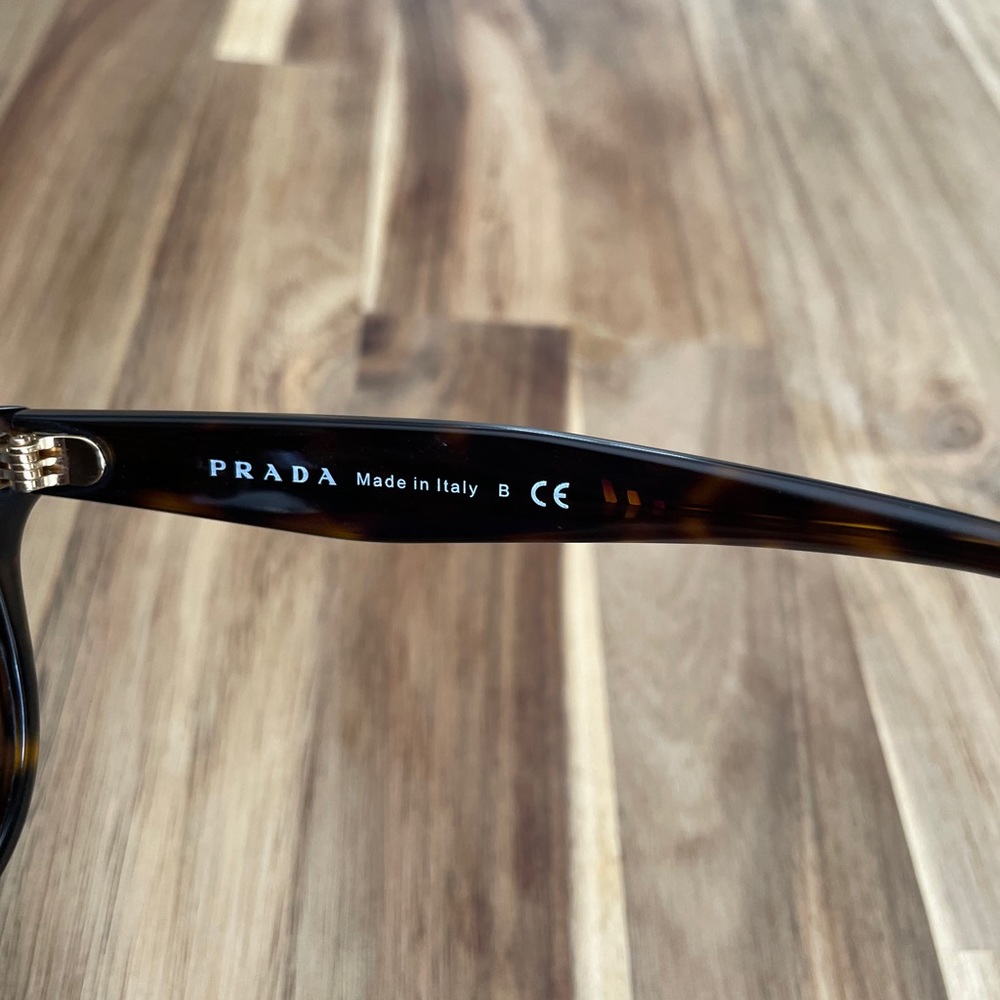 Authentic Prada sunglasses - Picture 4 of 10